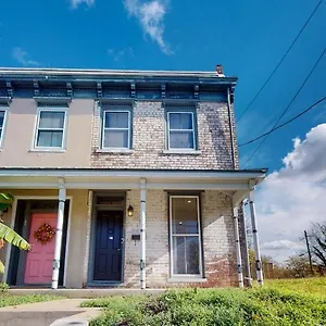 https://new-renovated-townhome-w-putting-green-patio.top-richmond-hotels.com