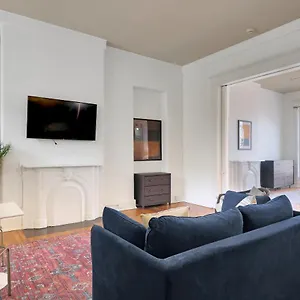 https://apartment-with-king-bed-in-downtown-louisville.hotels-louisville.com